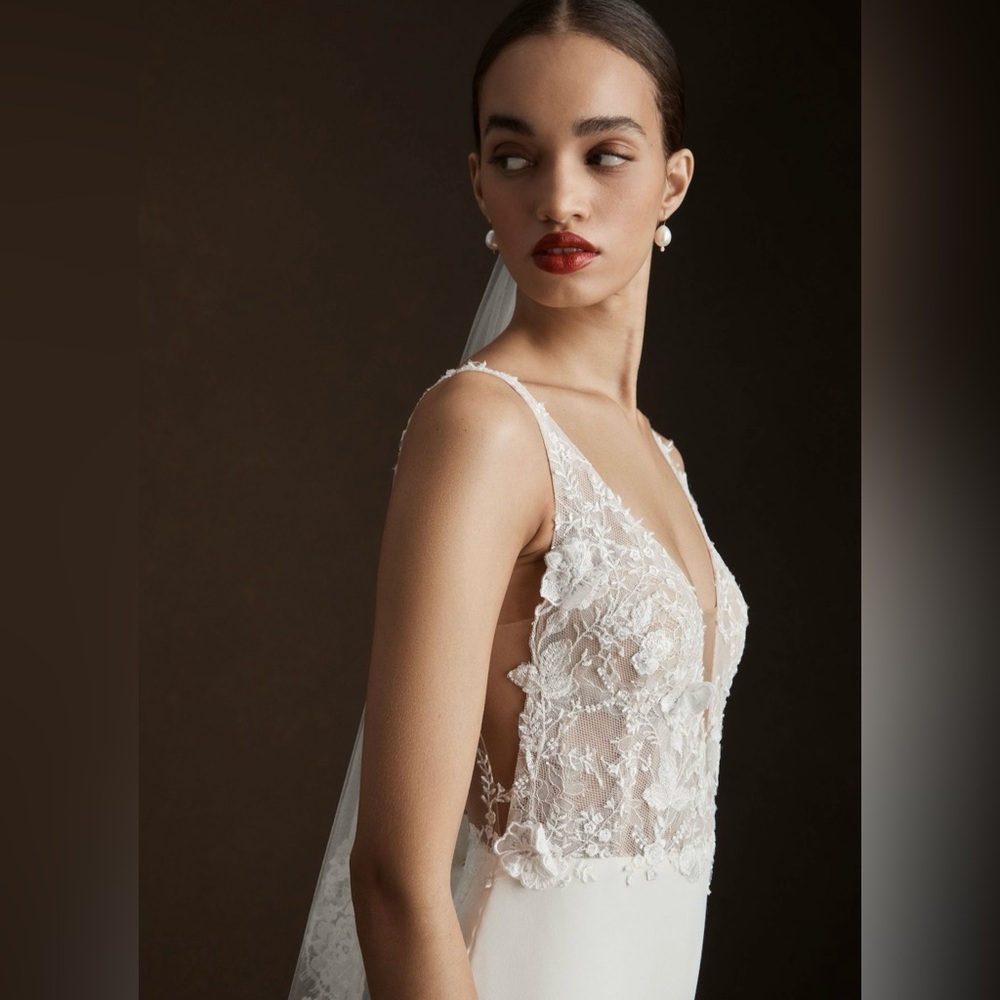 Anthropologie White Lace Wedding Dress - Picture 2 of 8